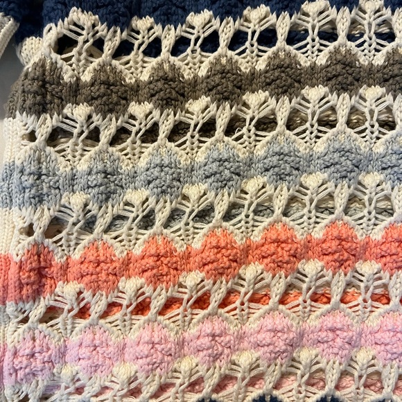 Multi-Color Short-Sleeve Knit Blouse - Picture 4 of 6